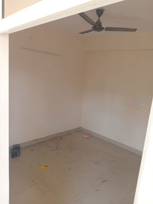 Room in 2 BHK Apartment at Supertech Eco Village II, Sector 16b Greater Noida – for Rent