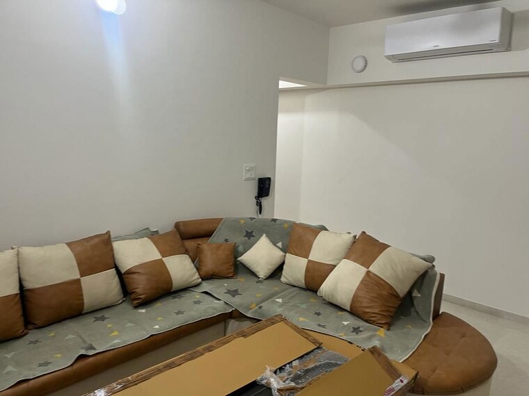Living Room, lodha-amara 2 Bedroom 900 Sq.Ft. Apartment In Kolshet Road Thane 10539569