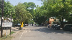 Parking in  Warehouse at Kalash Plaza Aliganj, Aliganj – for Rent