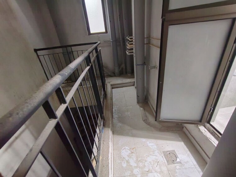 Balcony, raymond-ten-x-habitat 2 Bedroom 675 Sq.Ft. Apartment In Pokhran Road No Two Thane 10539555