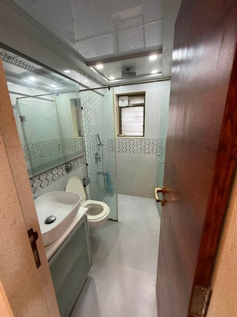 Bathroom, sonata-apartments-bandra-west 1 Bedroom 600 Sq.Ft. Apartment In Bandra West Mumbai 10539560