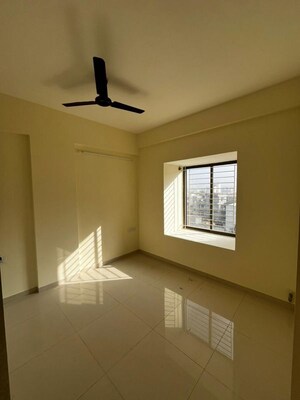 Room in 2 BHK Apartment at Prestige Finsbury Park Regent, Bagaluru – for Rent