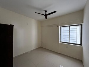 Room in 2 BHK Apartment at Prestige Finsbury Park Regent, Bagaluru – for Rent