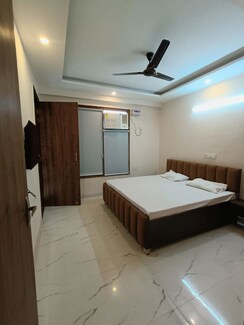 1 BHK Builder Floor For Rent in Sector 45