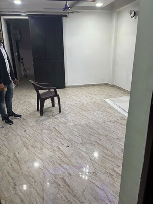 2 BHK Builder Floor For Rent in Shivam Apartments Noida, Sector 73