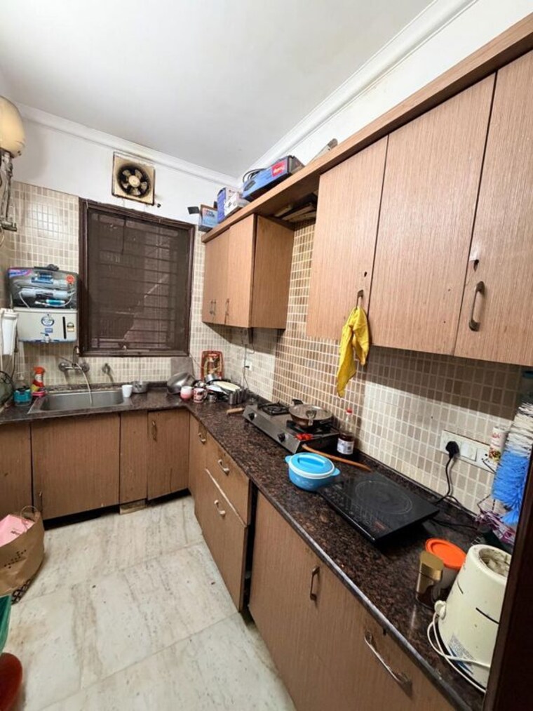 Kitchen, old rajinder nagar 2 Bedroom 88 Sq.Yd. Builder Floor In Old Rajinder Nagar Delhi 10539661