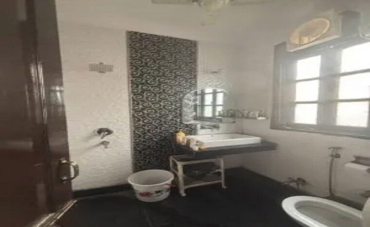 Bathroom, new rajinder nagar 3 Bedroom 1152 Sq.Ft. Builder Floor In New Rajinder Nagar Delhi 10539688