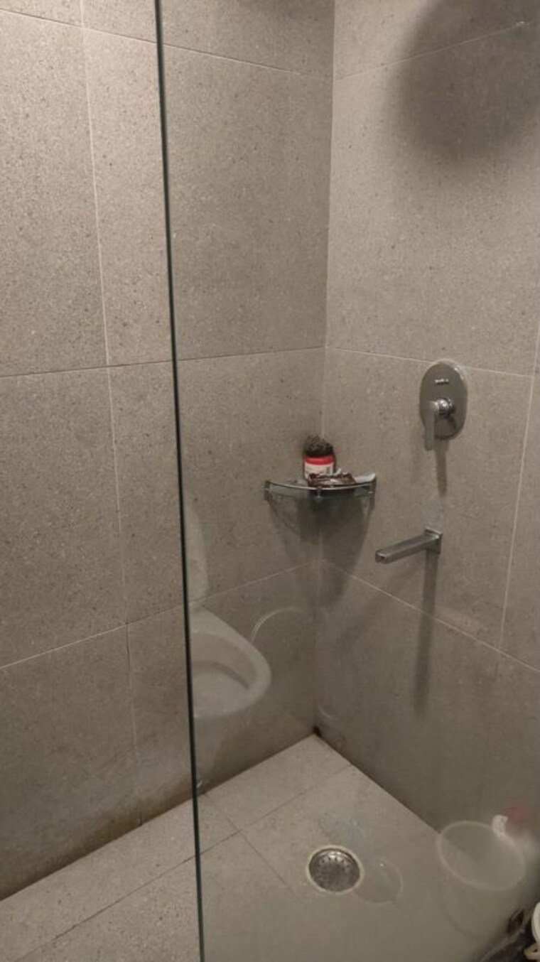 Bathroom, gtb enclave 3 Bedroom 208 Sq.Ft. Builder Floor In Gtb Enclave Delhi 10539780