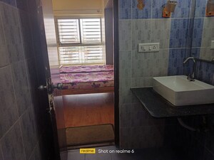 Room in 2 BHK Apartment at Kolte Patil Raaga, Hennur Road – for Rent