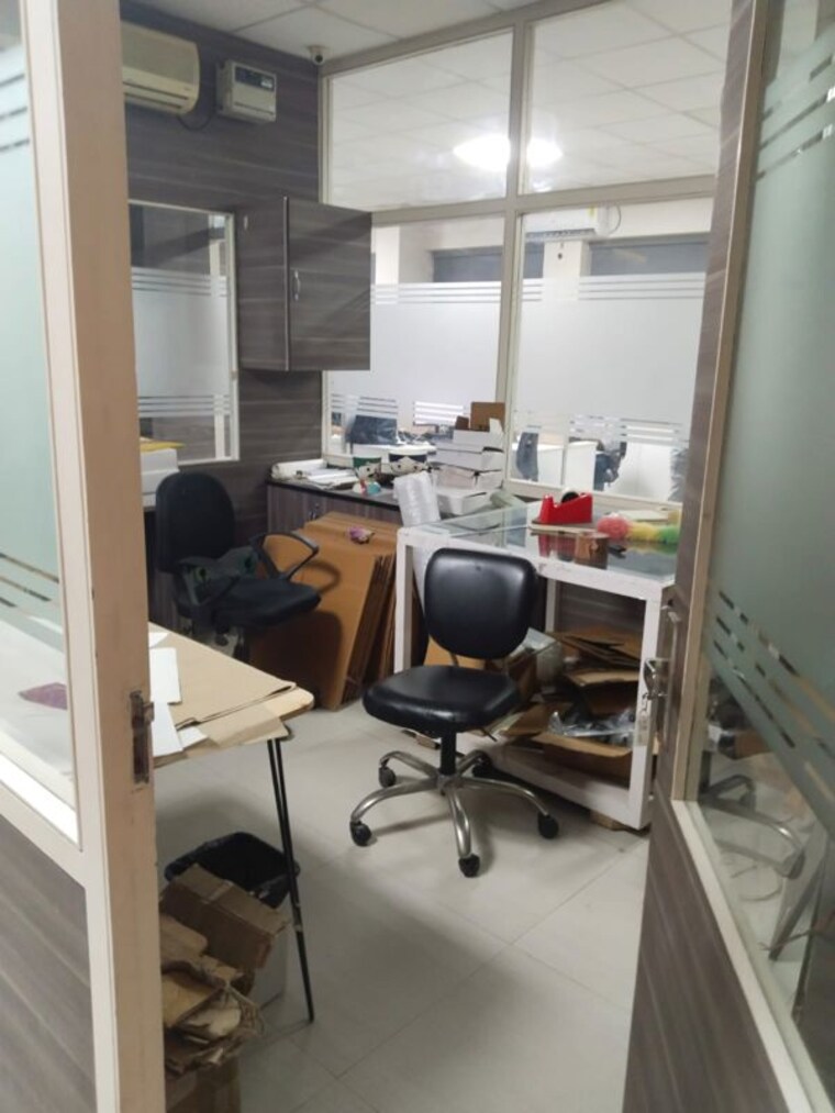 Team Area, royal-towers-noida 6+ Bedroom 250 Sq.Ft. Villa In Sector 61 Noida 10539833