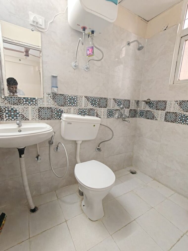 Team Area, signature-global-prime 2 Bedroom 650 Sq.Ft. Apartment In Sector 63a Gurgaon 10539853