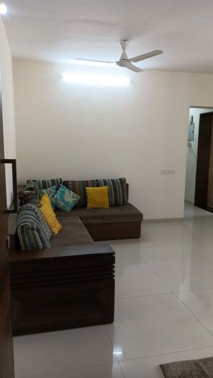Bedroom in 2 BHK Apartment at Shiv Mahima, Malad West – for Rent