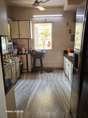 Bedroom in 2 BHK Apartment at Shiv Mahima, Malad West – for Rent