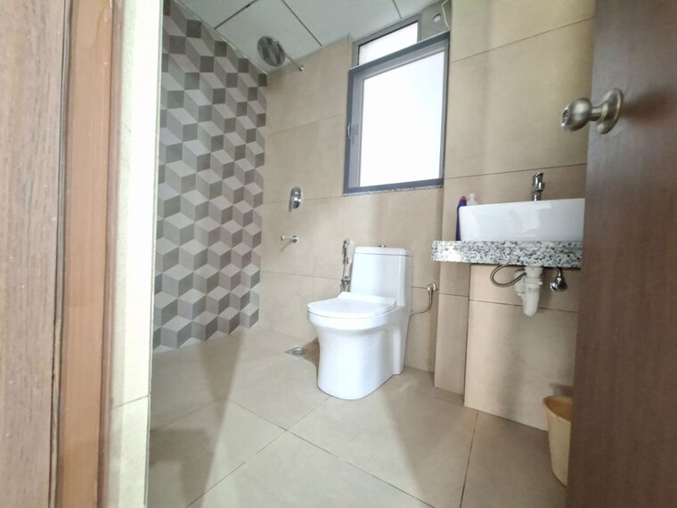 Bathroom, kalpataru-immensa 2 Bedroom 598 Sq.Ft. Apartment In Kolshet Road Thane 10539889