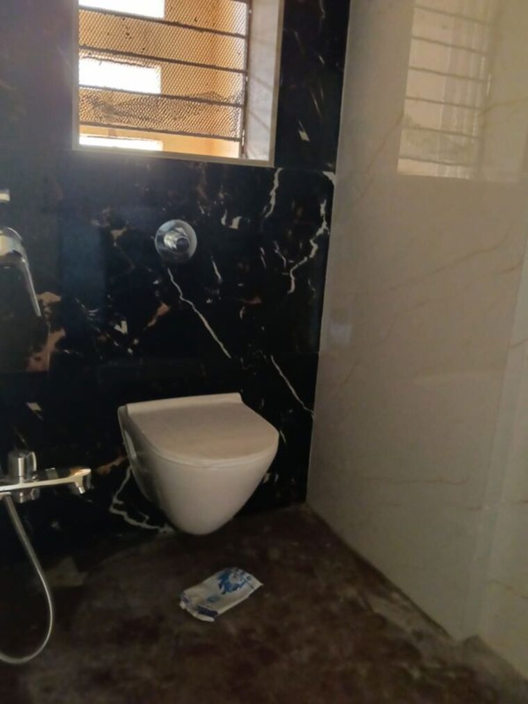Bathroom, premier-kailash-tower 2 Bedroom 900 Sq.Ft. Apartment In Powai Mumbai 10539886