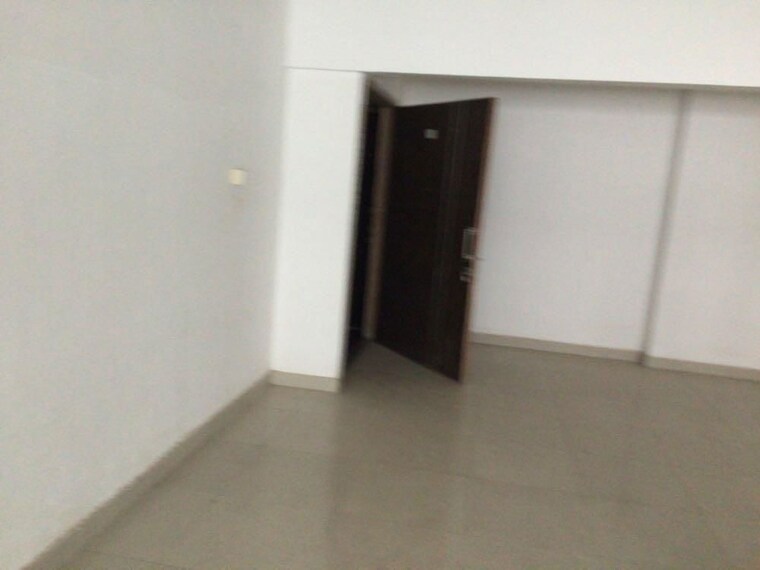 Room, trade-square Commercial Office Space 3200 Sq.Ft. In Sakinaka Mumbai 10539900