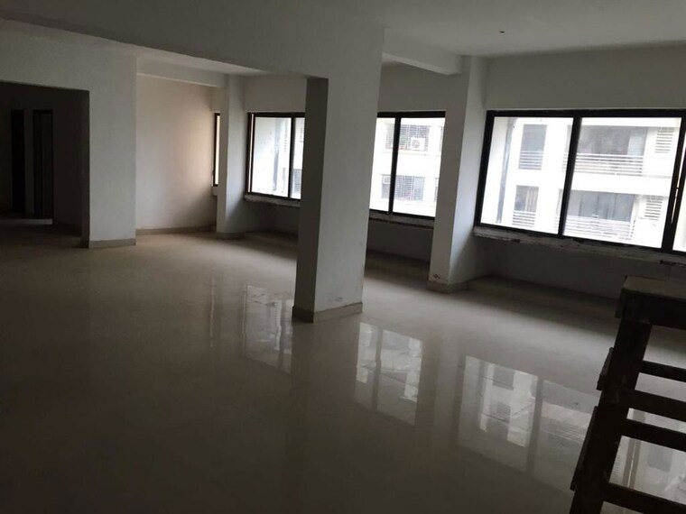 Room, trade-square Commercial Office Space 3200 Sq.Ft. In Sakinaka Mumbai 10539900