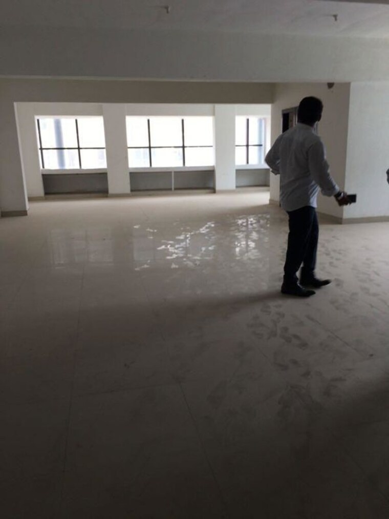 Room, trade-square Commercial Office Space 3200 Sq.Ft. In Sakinaka Mumbai 10539900