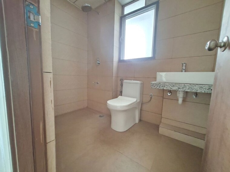 Bathroom, kalpataru-immensa 2 Bedroom 598 Sq.Ft. Apartment In Kolshet Road Thane 10539915