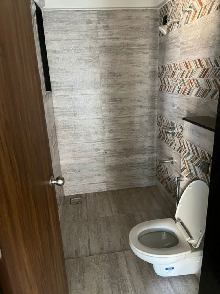 Bathroom, krishna-amorapolis 3 Bedroom 1400 Sq.Ft. Apartment In Dhanori Pune 10539928