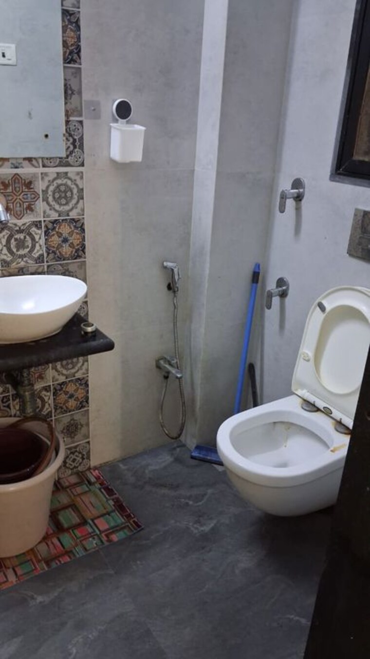 Bathroom, dheeraj-sagar 2 Bedroom 650 Sq.Ft. Apartment In Malad West Mumbai 10539977