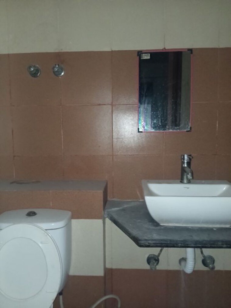 Bathroom, mahagun-my-woods 3 Bedroom 1545 Sq.Ft. Apartment In Sector 16c Greater Noida Greater Noida 10540009
