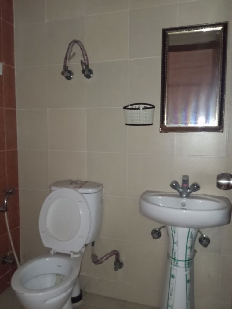 Bathroom, mahagun-my-woods 3 Bedroom 1545 Sq.Ft. Apartment In Sector 16c Greater Noida Greater Noida 10540009