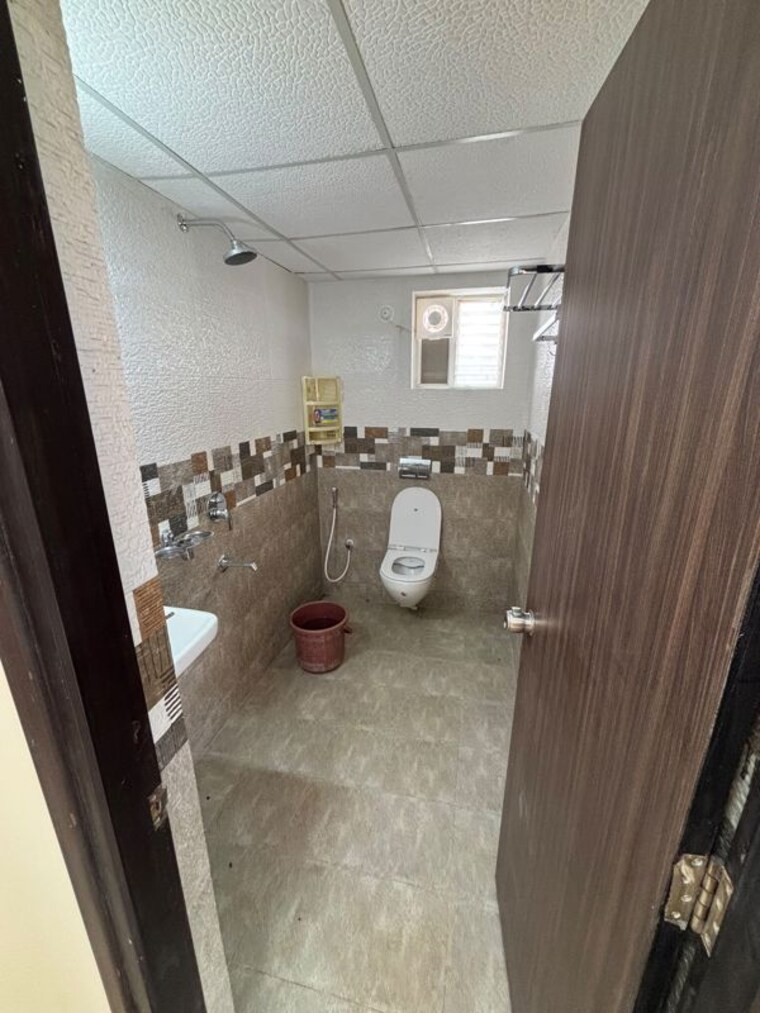 Bathroom, praneeth-pranav-solitaire 3 Bedroom 2061 Sq.Ft. Apartment In Bachupally Hyderabad 10539990