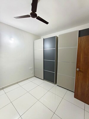 Room in 2 BHK Apartment at Prestige Finsbury Park Hyde, Bagaluru – for Rent