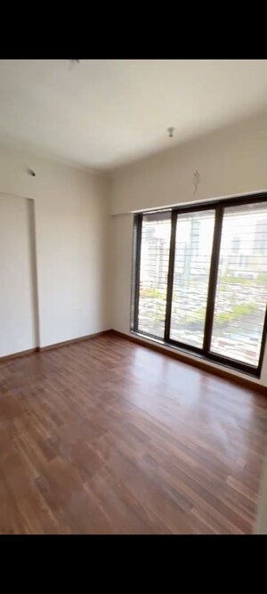 Room in 1 BHK Apartment at Sethia Kalpavruksh Heights, Kandivali West – for Rent