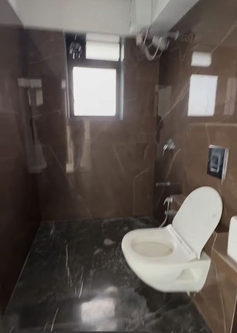 Bathroom, dlh-legacy 3 Bedroom 1300 Sq.Ft. Apartment In Juhu Mumbai 10540041