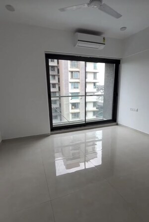 Room in 3 BHK Apartment at DLH Legacy, Juhu – for Rent