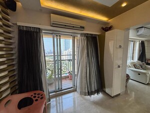 Living Room in 6 BHK Apartment at Raja Mamta Heights, Borivali West – for Sale