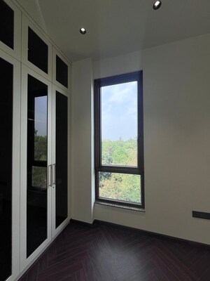 Room in 4 BHK Builder Floor at Defence Colony – for Rent