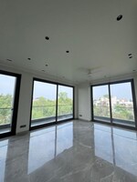 4 BHK + Servant Room 400 Sq.Yd. Builder Floor in Defence Colony