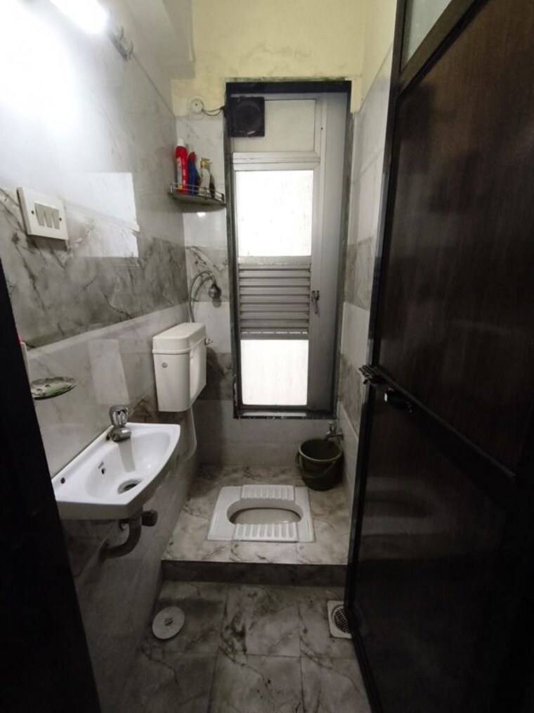 Bathroom, sumit-abode-ii 1 Bedroom 450 Sq.Ft. Apartment In Matunga Mumbai 10540061