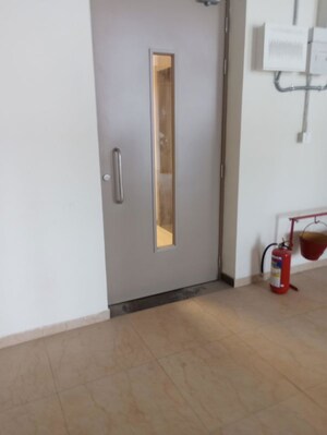 Room in  Office Space at Turf Estate, Worli – for Rent