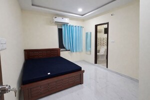 Bedroom in 3 BHK Builder Floor at Kondapur – for Rent