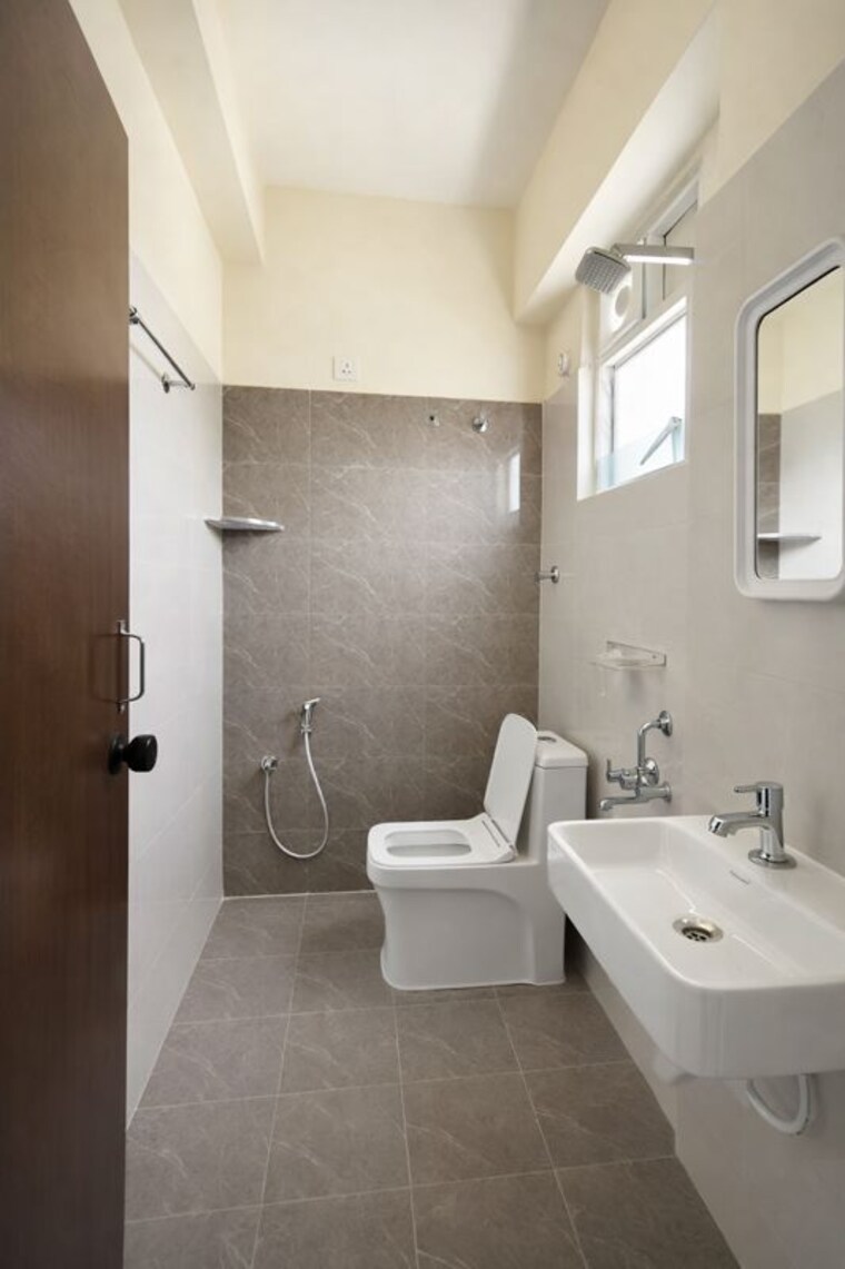 Bathroom, kondapur 3 Bedroom 1960 Sq.Ft. Builder Floor In Kondapur Hyderabad 10540070
