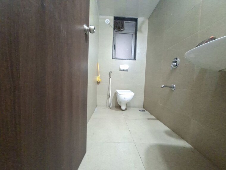 Bathroom, runwal-eirene 2 Bedroom 530 Sq.Ft. Apartment In Balkum Pada Thane 10540074
