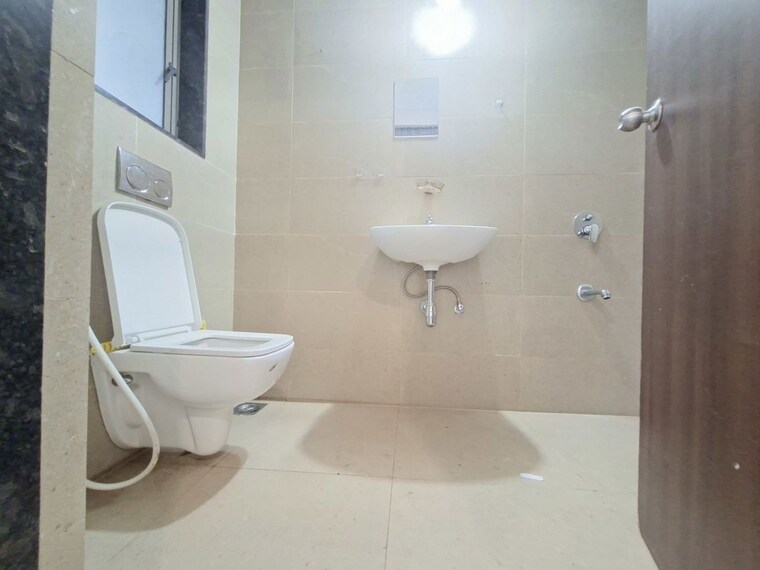 Bathroom, runwal-eirene 2 Bedroom 530 Sq.Ft. Apartment In Balkum Pada Thane 10540074