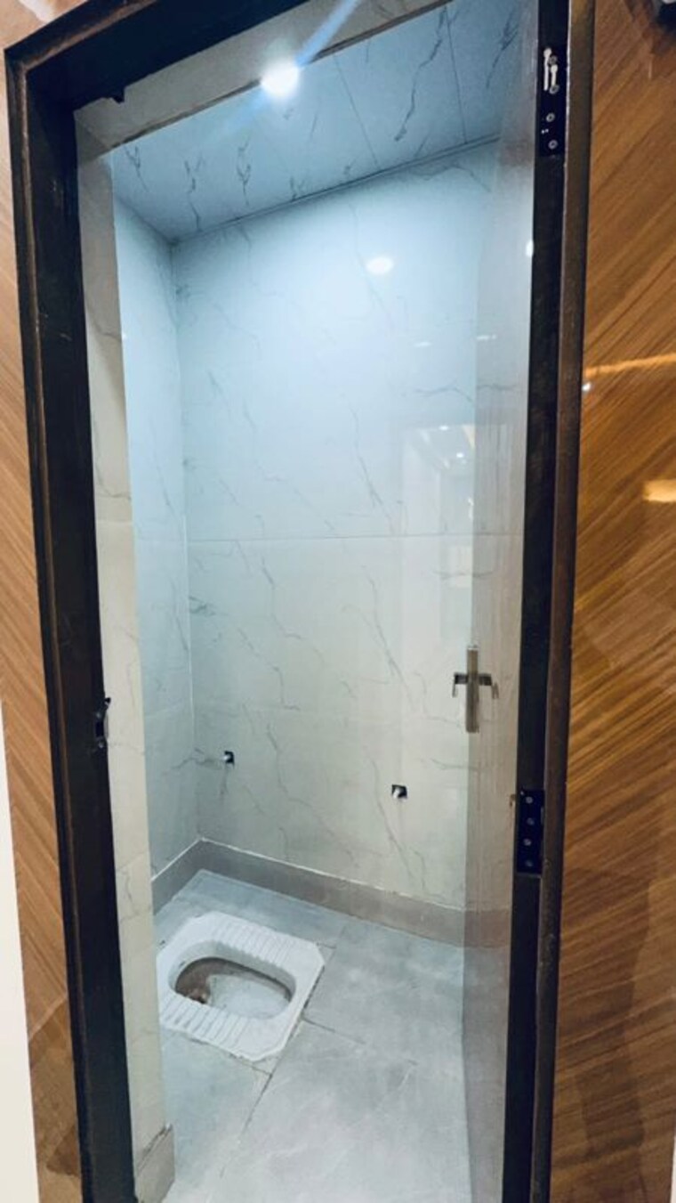 Bathroom, nitishree-lotus-pond-blessed-homes 3 Bedroom 1556 Sq.Ft. Apartment In Vaibhav Khand Ghaziabad 10540081
