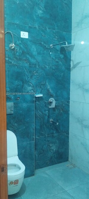Bathroom in 4 BHK Builder Floor at BP Homes, Sector 85 – for Rent