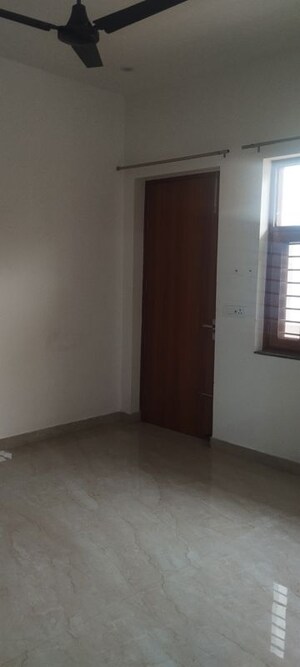 Room in 4 BHK Builder Floor at BP Homes, Sector 85 – for Rent