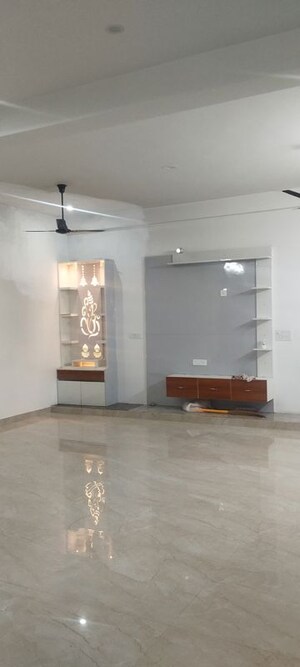 Room in 4 BHK Builder Floor at BP Homes, Sector 85 – for Rent