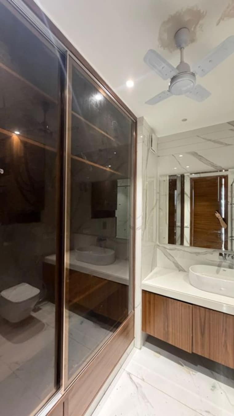 Attached Bathroom, mansa devi 4 Bedroom 300 Sq.Yd. Builder Floor In Mansa Devi Panchkula 10539961