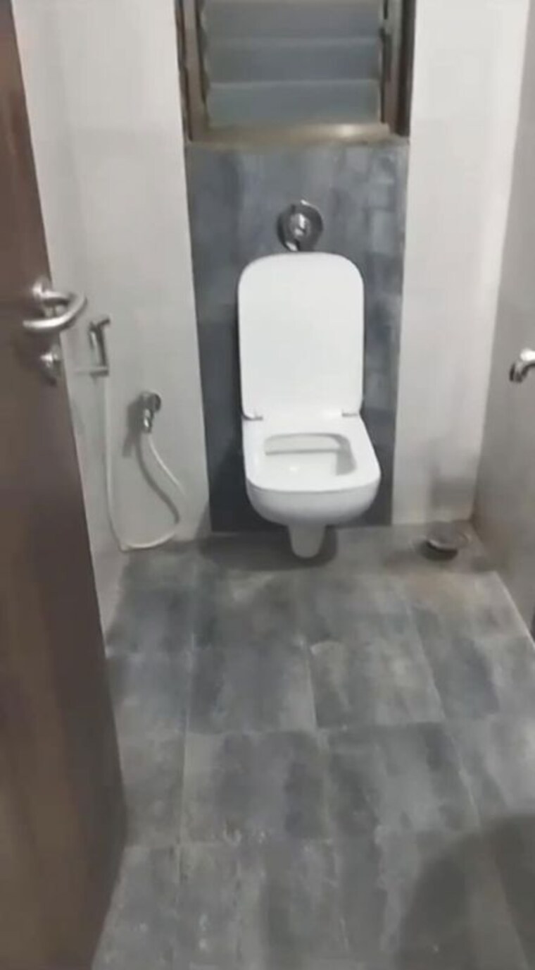 Bathroom, sethia-aashray-phase-1 1 Bedroom 400 Sq.Ft. Apartment In Kandivali East Mumbai 10540099