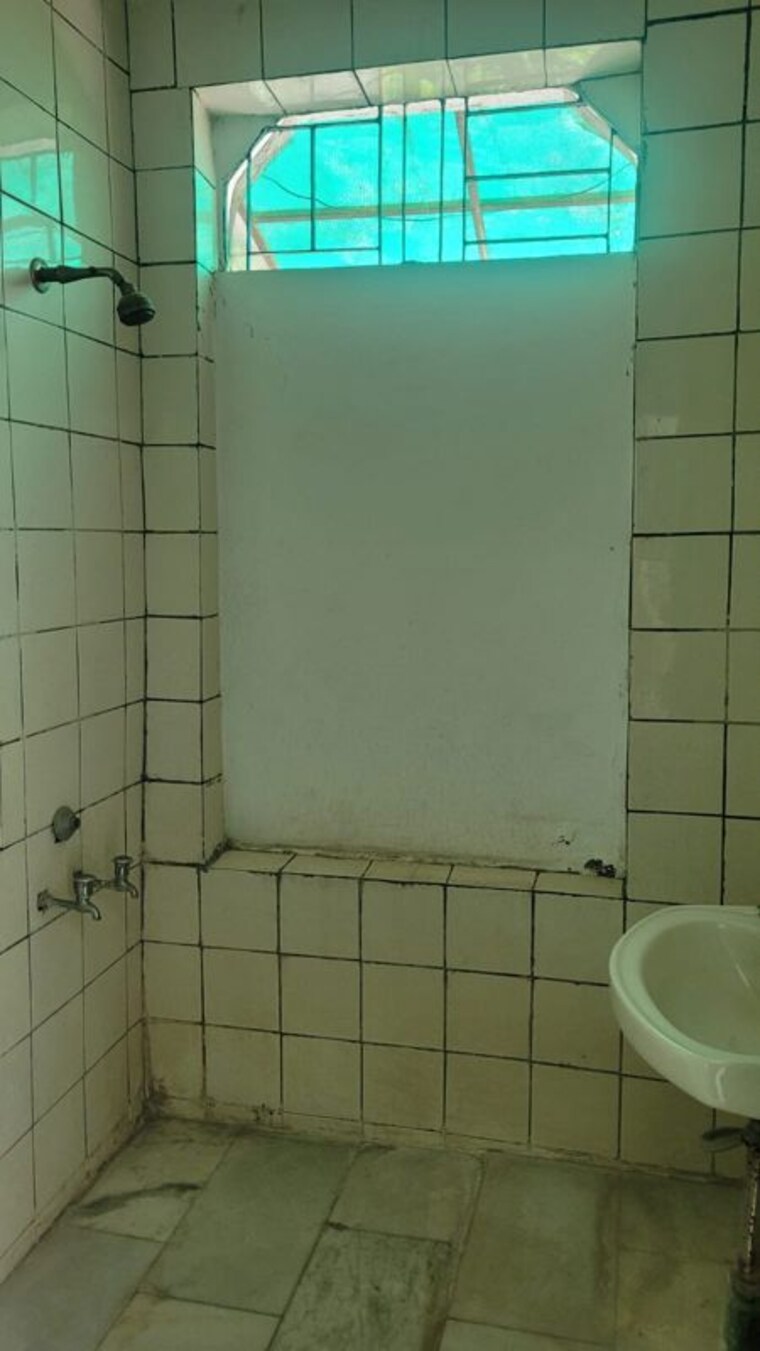 Bathroom, palam-vihar-residents-association 1 RK 580 Sq.Ft. Builder Floor In Palam Vihar Gurgaon 10540121