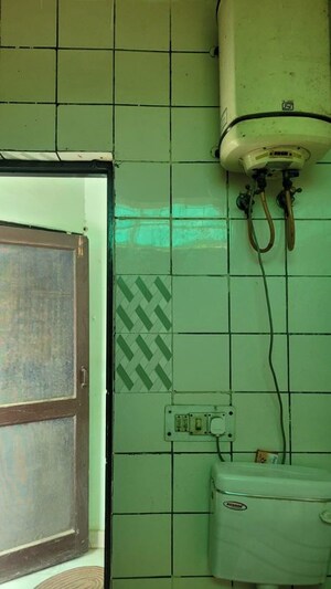 Bathroom in 1 RK Builder Floor at Palam Vihar Residents Association, Palam Vihar – for Rent