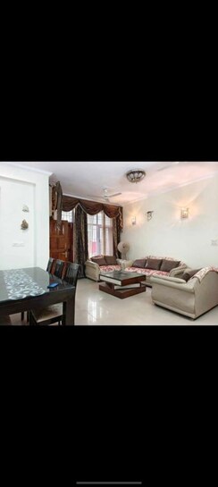 3 BHK + Prayer Room Builder Floor For Rent in SS Mayfield Gardens